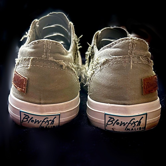 BLOWFISH MAURA Khaki Sneakers. Size 7.5 - Picture 7 of 14